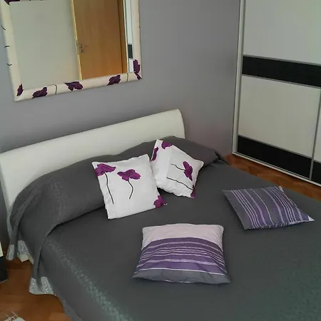 Feel Center Apartment