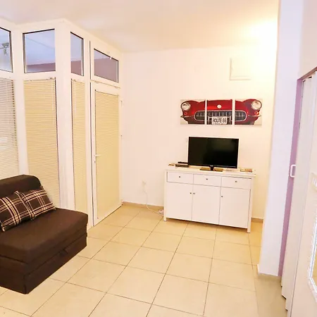 Feel Center Apartment *
