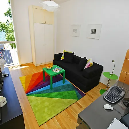 Feel Center Apartment